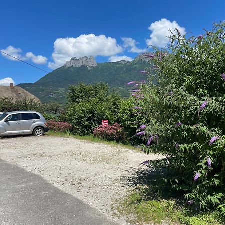Rare 2 Bedroom With Private Beach On Lake Annecy 두사르 외부 사진