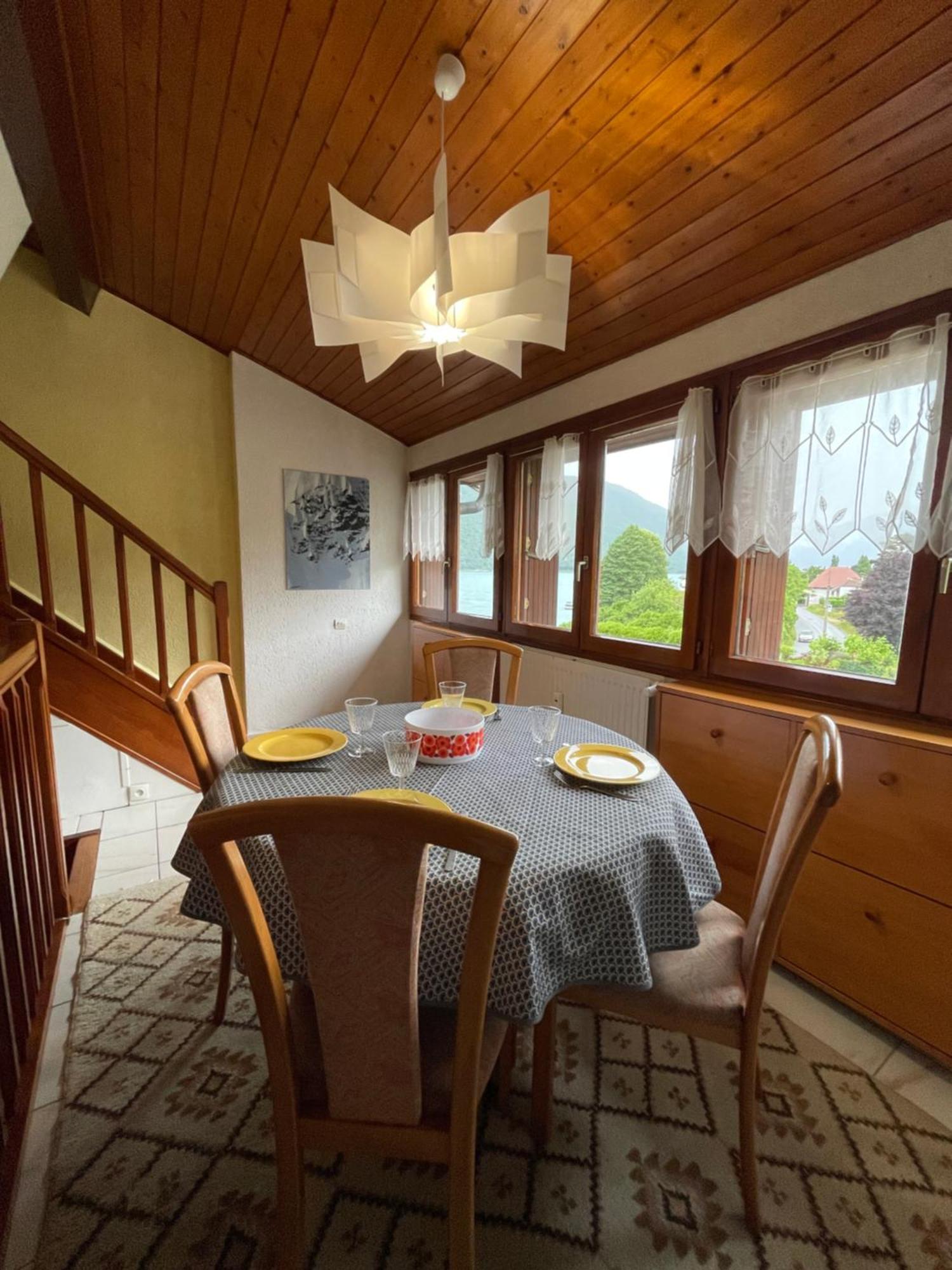 Rare 2 Bedroom With Private Beach On Lake Annecy 두사르 외부 사진