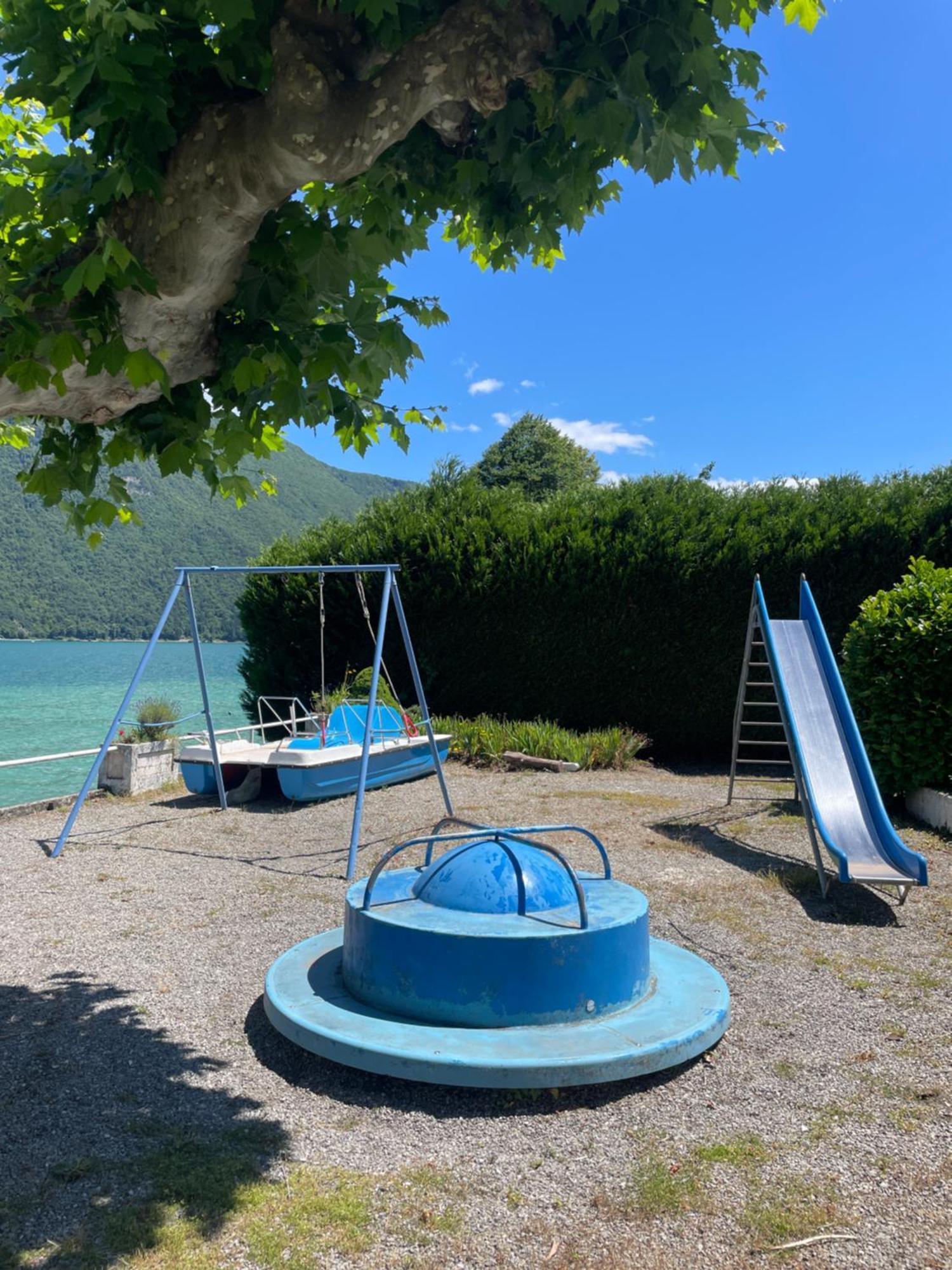 Rare 2 Bedroom With Private Beach On Lake Annecy 두사르 외부 사진