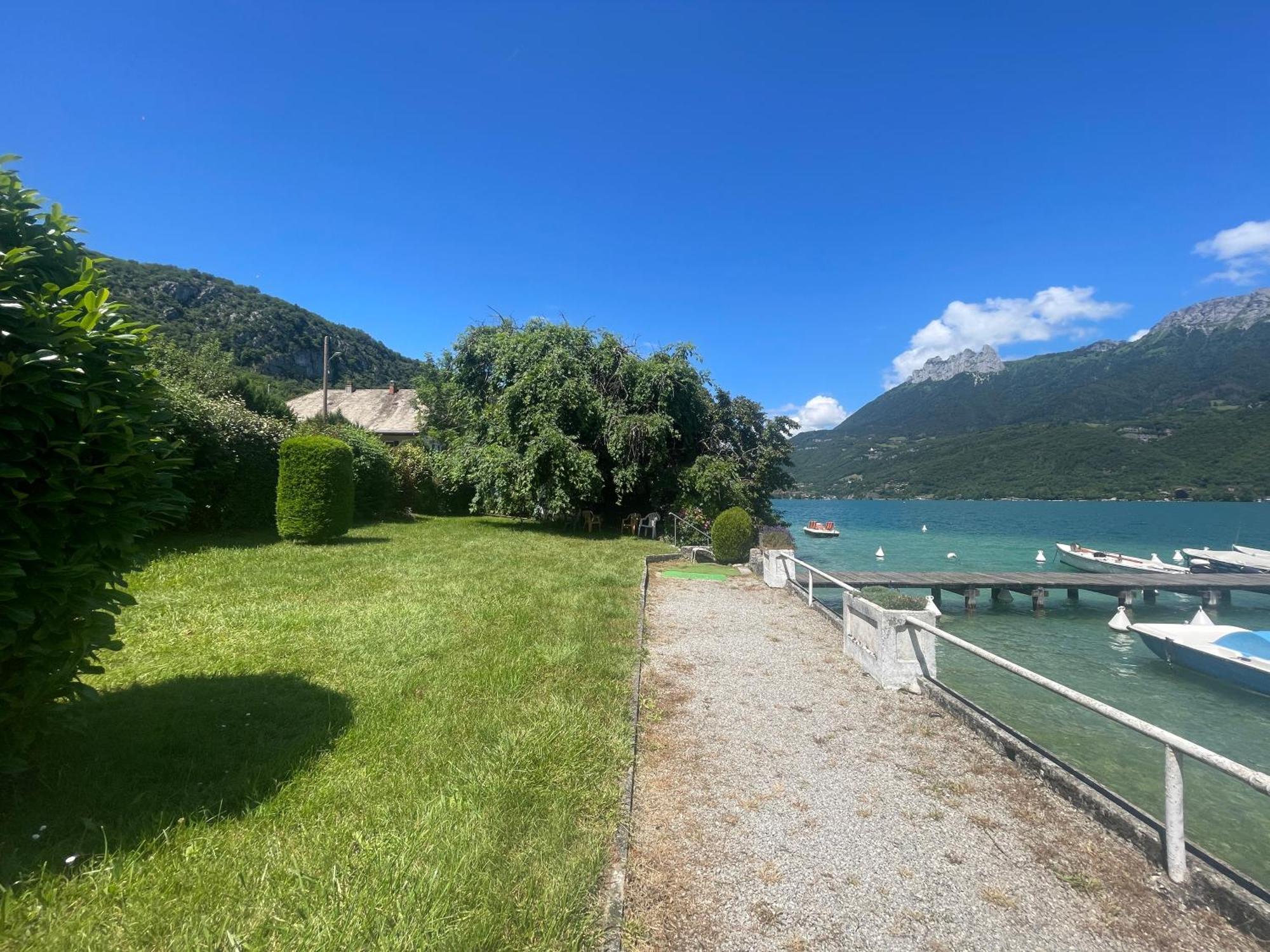 Rare 2 Bedroom With Private Beach On Lake Annecy 두사르 외부 사진